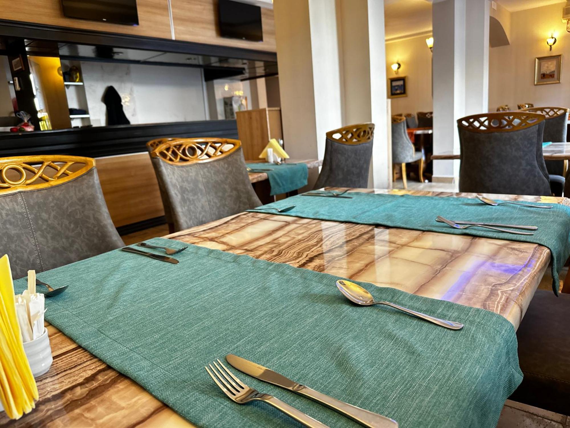 Central Hotel-Budva Extérieur photo