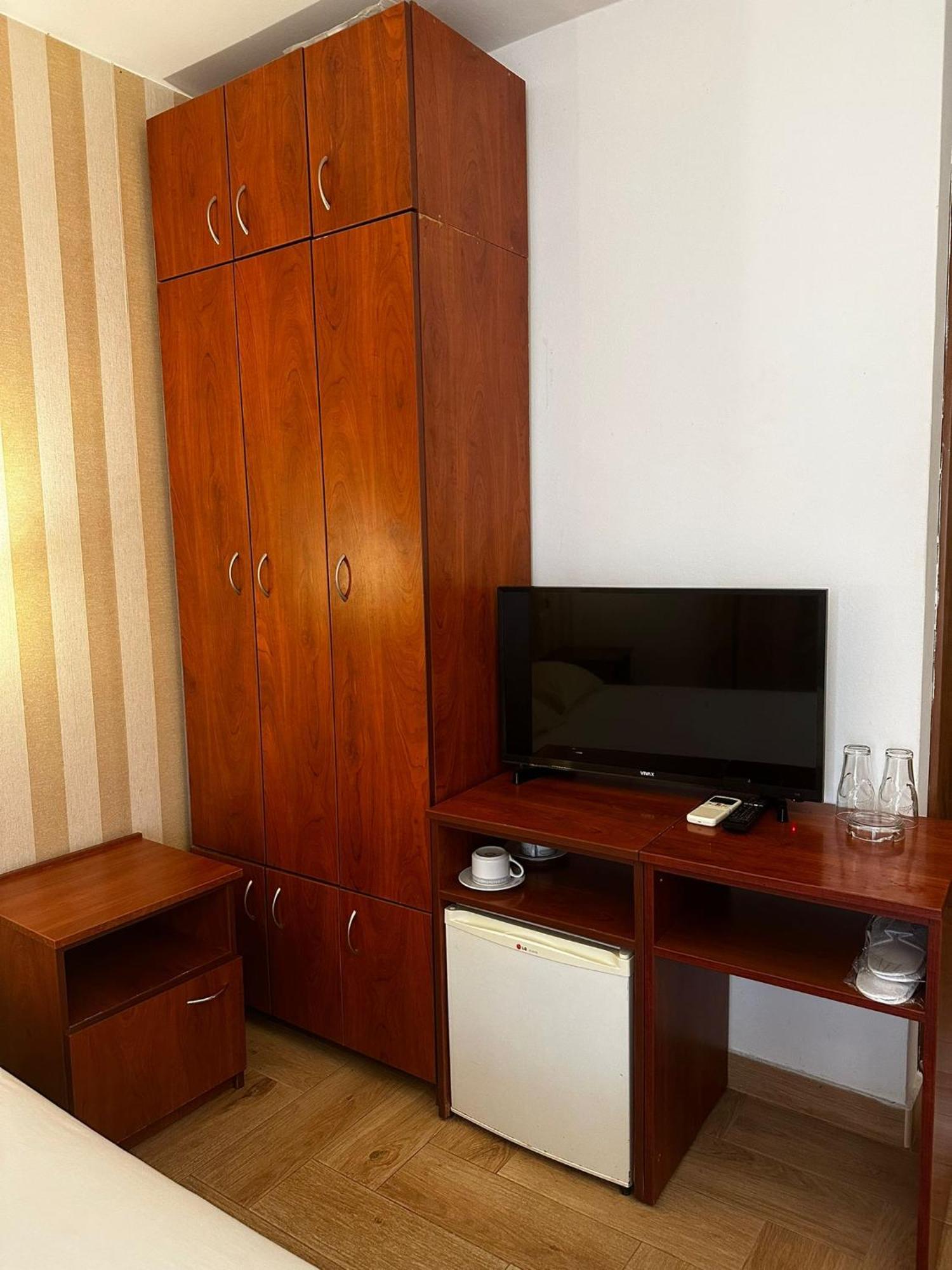 Central Hotel-Budva Extérieur photo