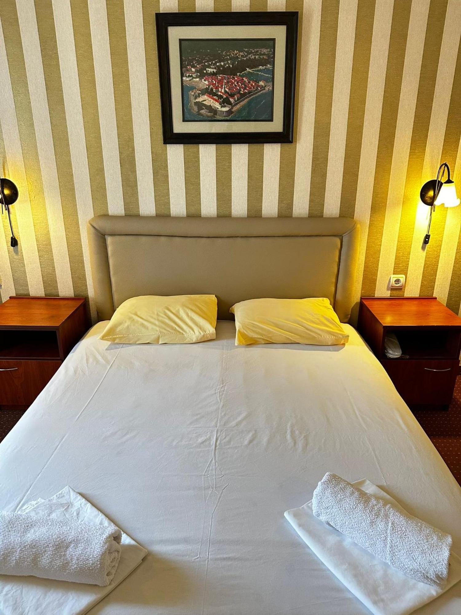 Central Hotel-Budva Extérieur photo