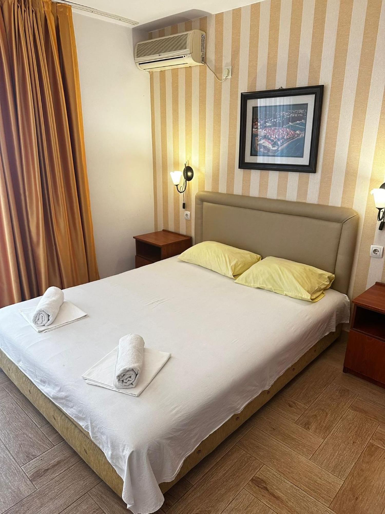Central Hotel-Budva Extérieur photo