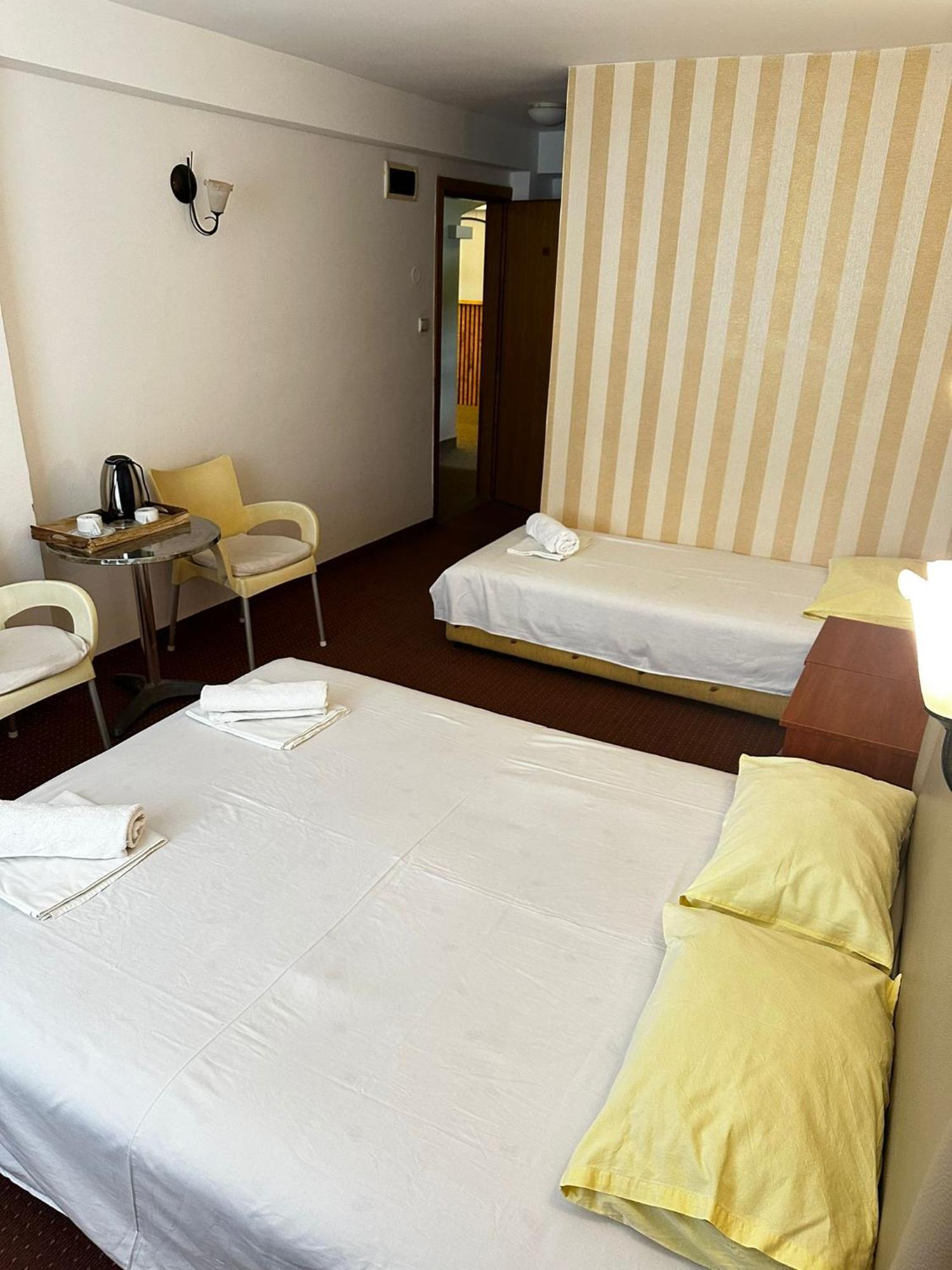 Central Hotel-Budva Extérieur photo