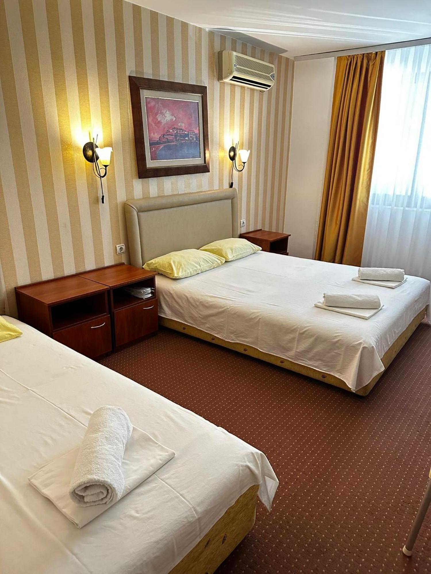 Central Hotel-Budva Extérieur photo